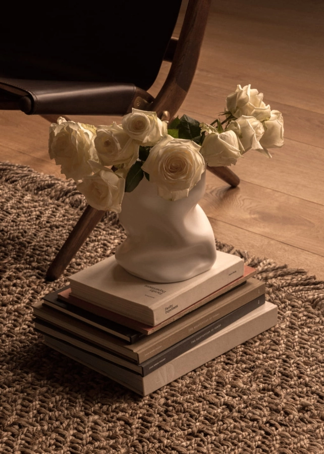 Audo_Collapse_vase_Saxe_Lounge_Chair.jpg