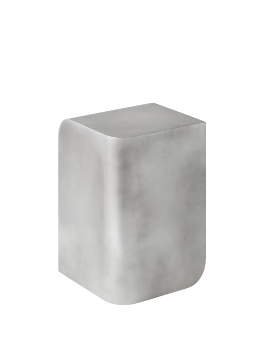 7100009_Volume_Side_Table_angle_Web.webp