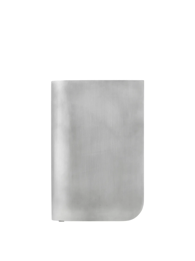 7100009_Volume_Side_Table_front_Web.webp