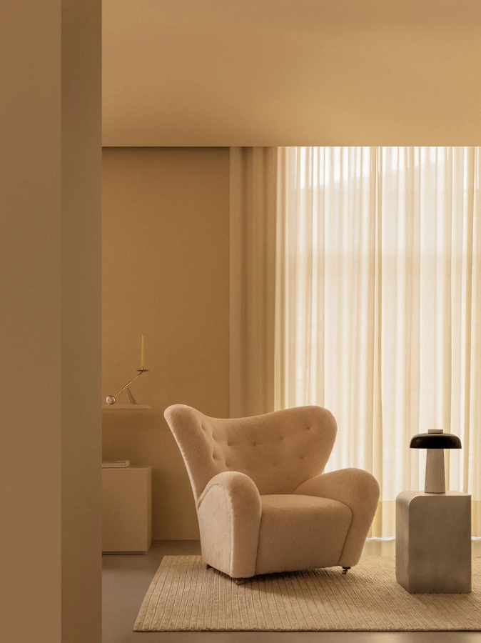 Audo_The_Tired_Man_Volume_Side_Table_Reverse_Table_Lamp_Interconnect_Candle_Holder_Small_1_bc70d942-20a9-4504-8313-ec6b8df2937e.webp