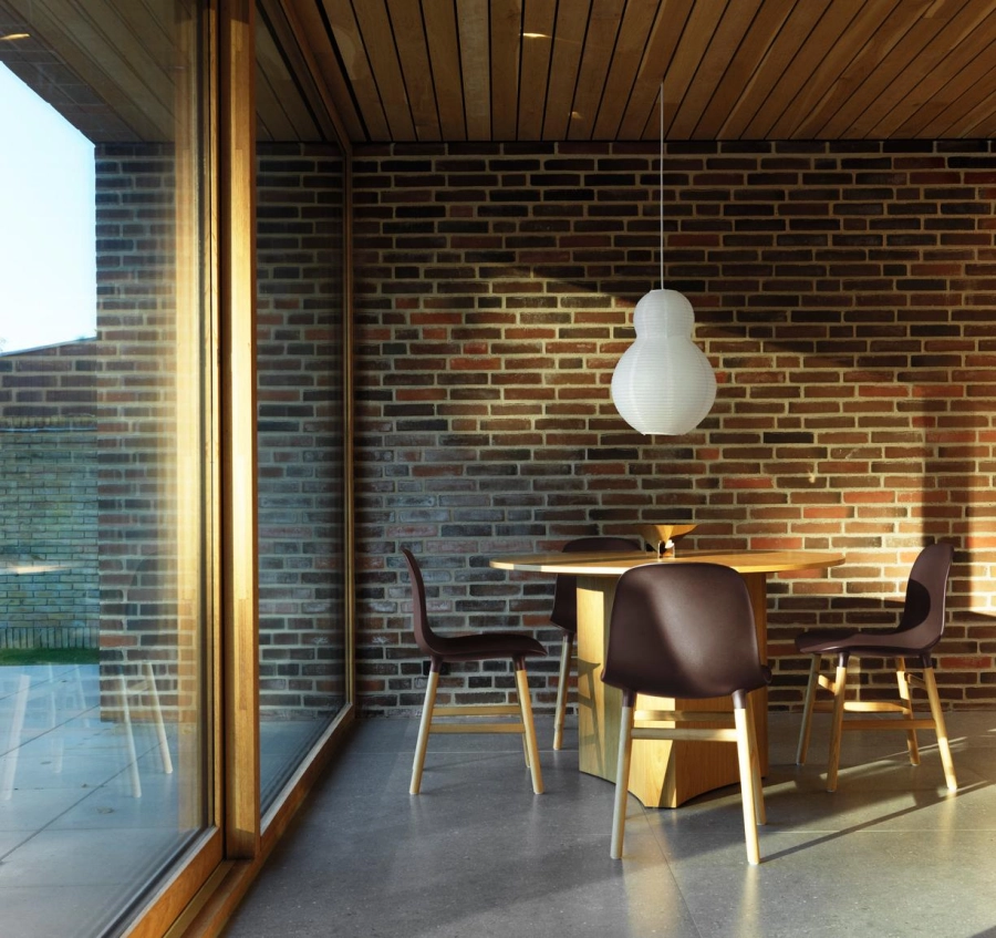2024_Form_Chair_Oak_Brown_Puff_Lamp_Bubble_Bue_Table_Oak.jpg
