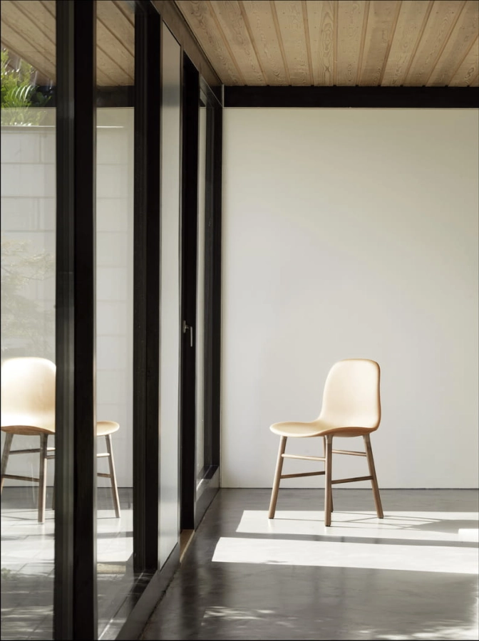 2020_Form_Chair_Full_Upholstery_Ultra_Leahter_41574_Walnut_02.jpg