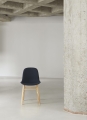 2021_Form_Chair_Oak_Full_Uph_JA002_01.jpg