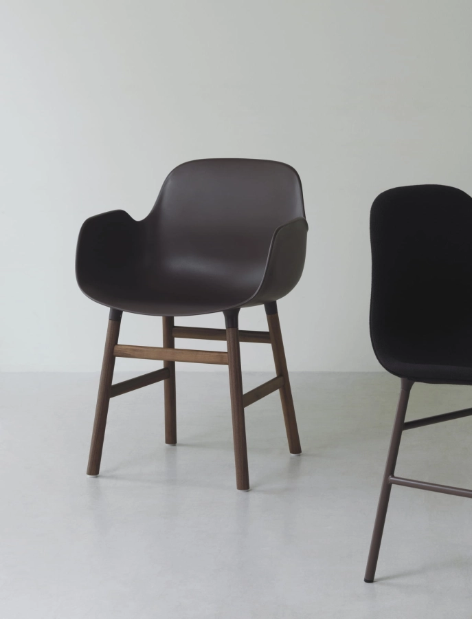 2023_Form_Armchair_Oak_Brown_Form_Chair_Steel_Brown_Vidar_386.jpg