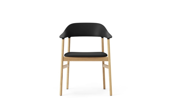 1401048_Normann_Copenhagen_Herit_Armchair_Upholstery_Oak_Spectrum_Leather_Black_02.jpg