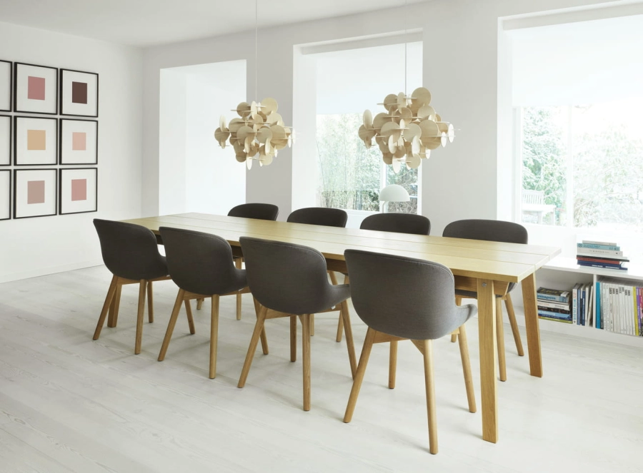 2022_Slice_Table_90x300cm_Oak_Hyg_Comfort_Chair_Full_Uph_Oak_Steelcut_Trio_376_Bau_Nature_Large_01.jpg
