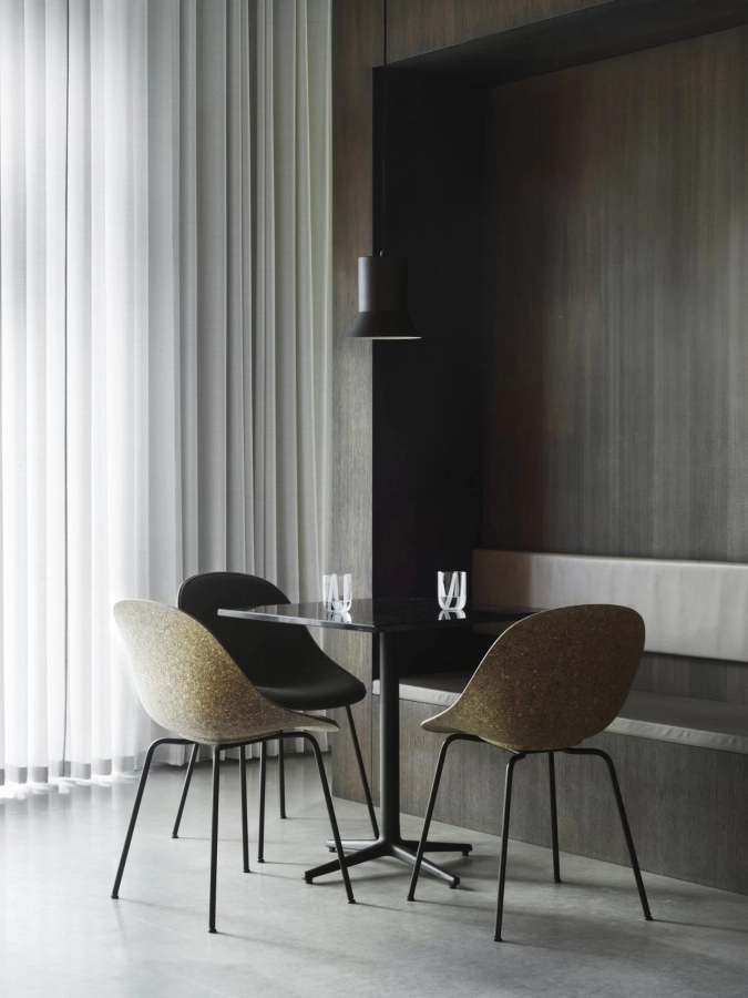 2023_Mat_Chair_Front_Upholstery_Seaweed_Steelcut_Trio_0376_Brown_Steel_Black_Hat_Lamp_Mediuml_Black_Allez_Table_4L_H75_70x70_Marble_01.jpg