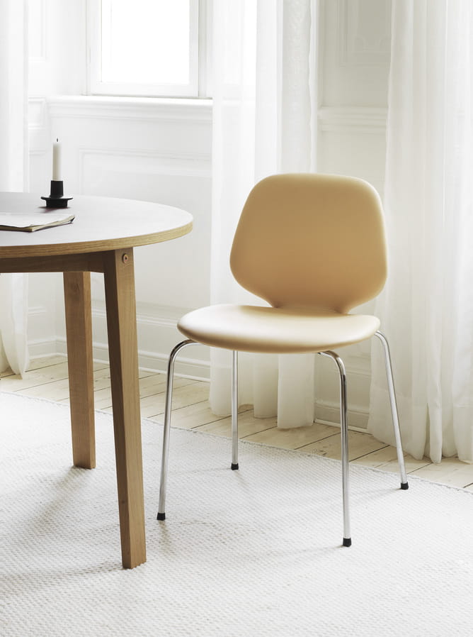 2020_My_Chair_Full_Upholstery_Ultra_Leather_41572_Chrome_01.jpg