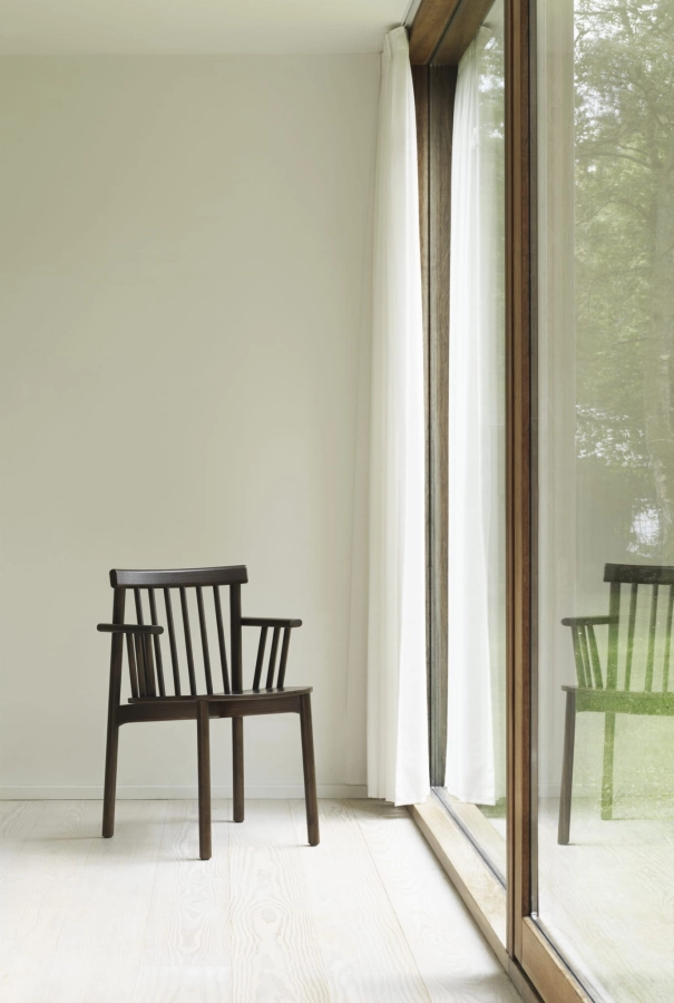 2023_Pind_Armchair_Brown_Stained_Ash_02.jpg