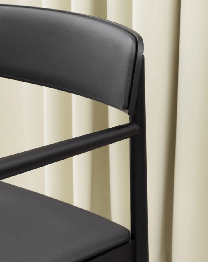 2020_Timb_Armchair_Uph_Black_Ultra_Black_01.jpg