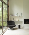 2023_Hyg_Lounge_Chair_Low_Black_Swivel_Hallingdal_0376_Dit_Table_Brown_Travertine_Silver_Klip_Lamp_Warm_Grey_01.jpg