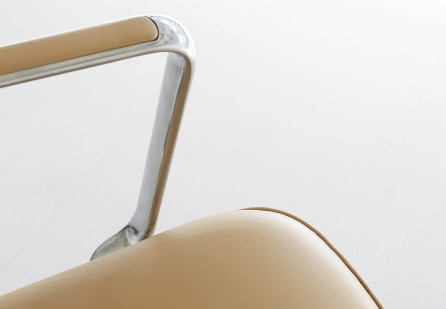 2021_Pad_Lounge_Chair_High_Swivel_Alu_Oak_Ultra_41571_03.jpg