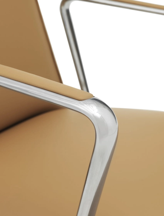 605472_Pad_Lounge_Chair_High_Swivel_Alu_Oak_Ultra_41571_03.jpg