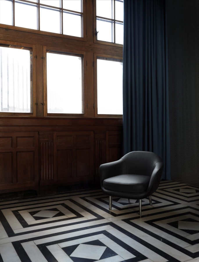 603496_Normann_Copenhagen_Sum_Armchair_Alu_Ultra Leather_Ultra_Black_41599_04.jpg