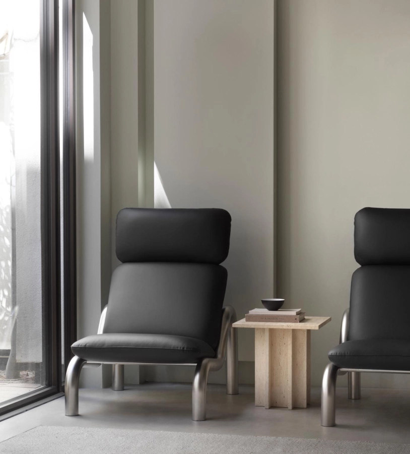 2024_Tube_Lounge_Chair_Ultra_Leather_41599_Black_Edge_Side_Table.jpg