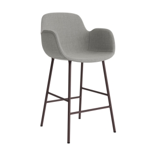 NORMANN COPENHAGEN krzesło barowe z podłokietnikami tapicerowane FORM STEEL H65 cm brązowe
