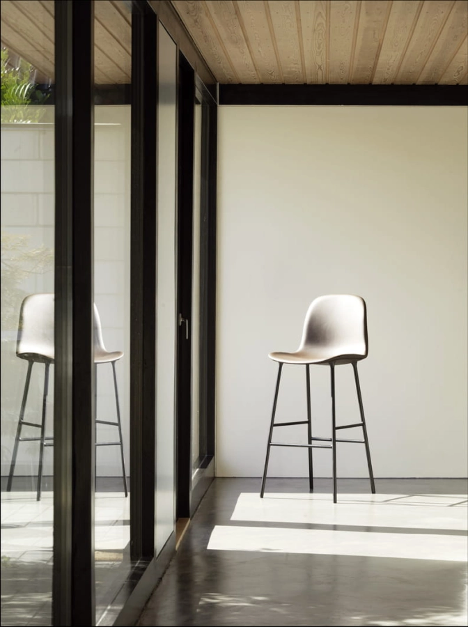 2020_Form_Bar_Chair_75cm_Full_Uph_Steel_Black_Ultra_41597_04.jpg