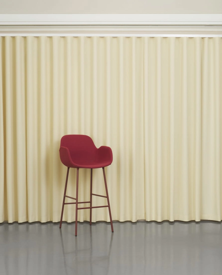 2020_Form_Bar_Armchair_75cm_Full_Uph_Steel_Red_Ocanic_OOC10_01.jpg