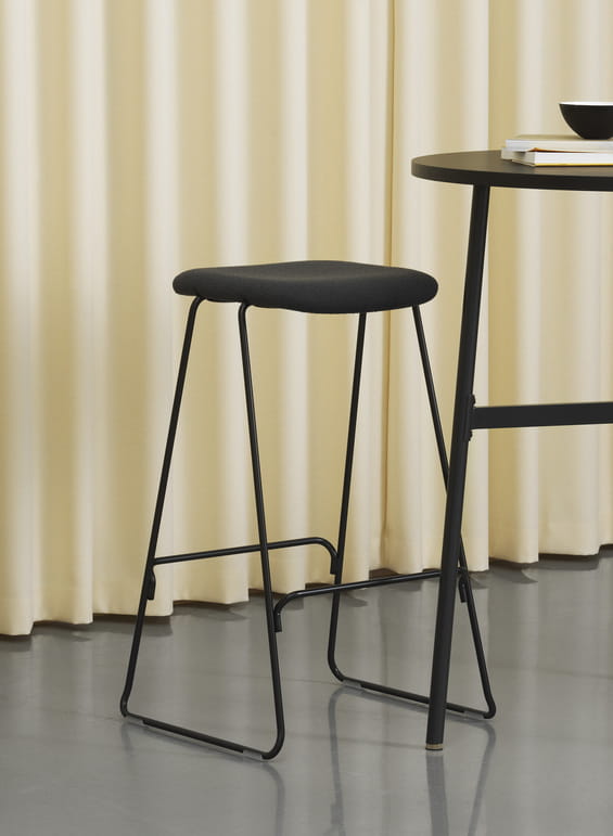 2020_Just_Barstool_65cm_Full_Uph_Black_Steel_UDA25_01.jpg