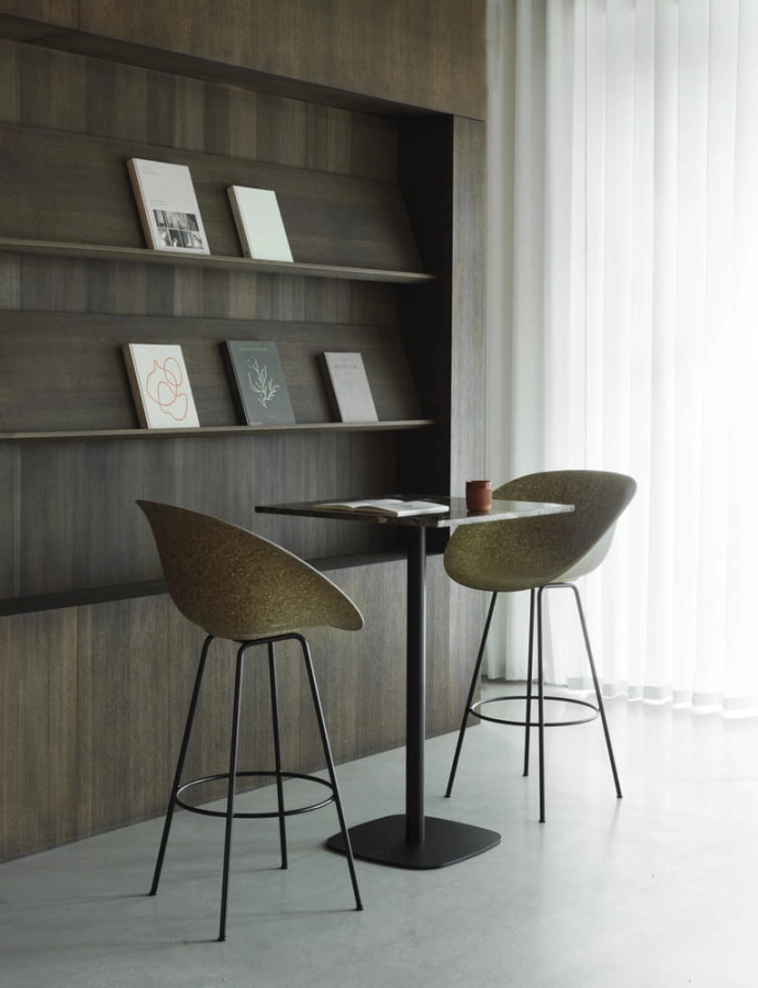 2023_Mat_Bar_Armchair_Seaweed_Steel_Black_Form_Café_Table_H94,5_70x70_cm_Marble.jpg