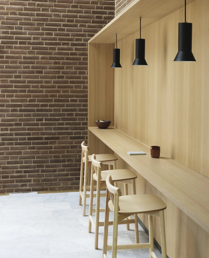 2023_Pind_Barstool_65cm_Ash_Hat_Lamp_Small_Black_03.jpg