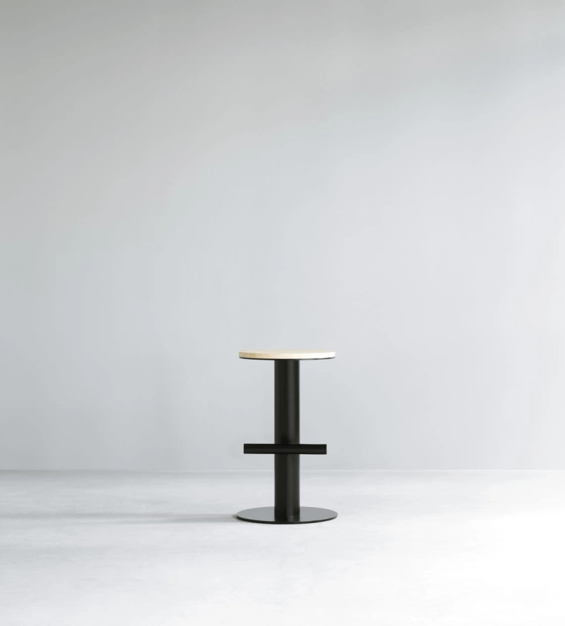 2023_Pole_Barstool_65cm_Black_01.jpg