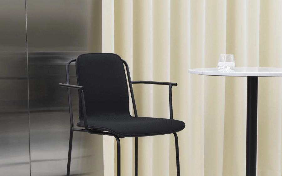 2020_Studio_Bar_Armchair_Front_Uph_Black_Steel_Oceanic_OOC01_01.jpg