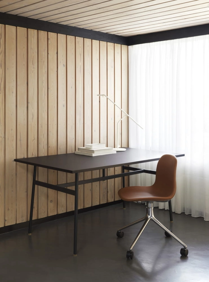 2021_Form_Chair_4W_Full_Uph_Ultra_41574_Alu_Union_Table_Black_01.jpg