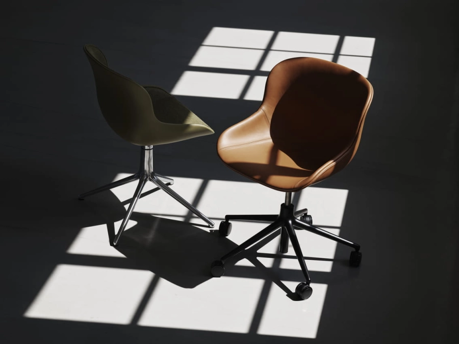 6040_Normann_Copenhagen_Hyg_Chair_Swivel_5W_Black_Alu_Full_Upholtery_Ultra_Hyg_Chair_4L_Swivel_Alu_Olive_Front_Upholstery_Synergy_01.jpg