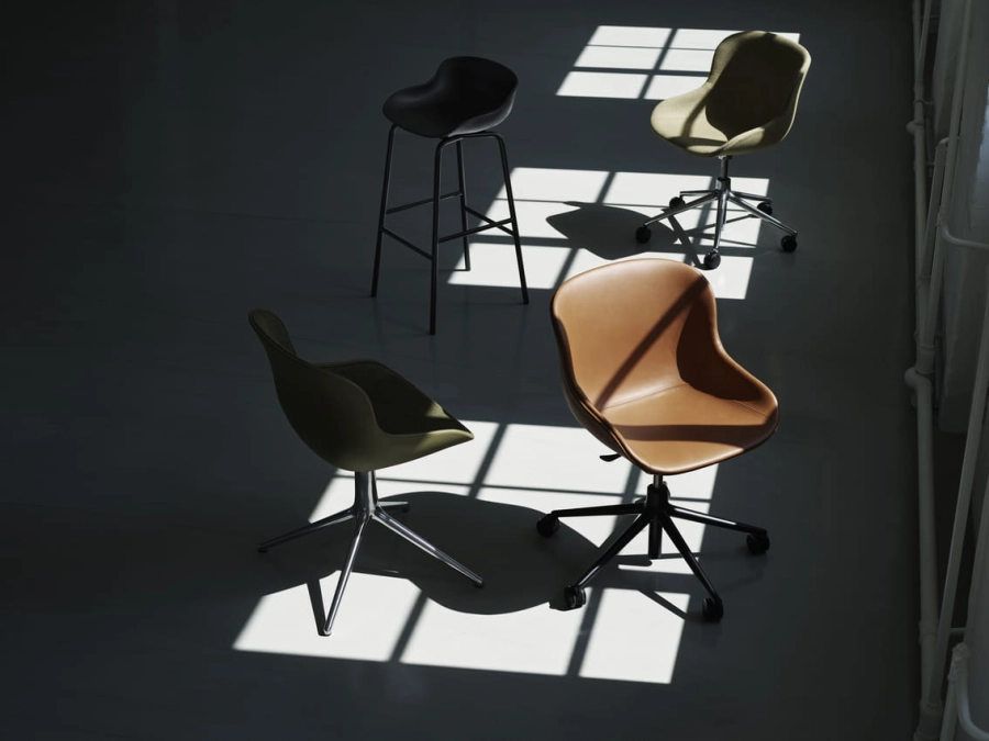 6040_Normann_Copenhagen_Hyg_Chair_Swivel_5W_Black_Alu_Full_Upholtery_Ultra_Brandy41574_Main_Line_Flax_MLF07_Hyg_Chair_4L_Swivel_Alu_Olive_Front_Upholstery_Synergy_LDS48_02.jpg