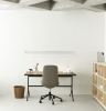 2023_Dim_Linear_Lamp_Brushed_Aluminum_Kip_Desk_Black_Steel_Dark_Brown_Off_Chair_Low_5W_Black_Alu_Gaslift_04.jpg