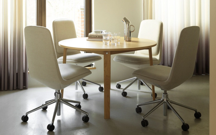 2022_Off_Chair_Low_Swivel_5W_Cushion_Alu_Hallingdal_65_0200_01.jpg
