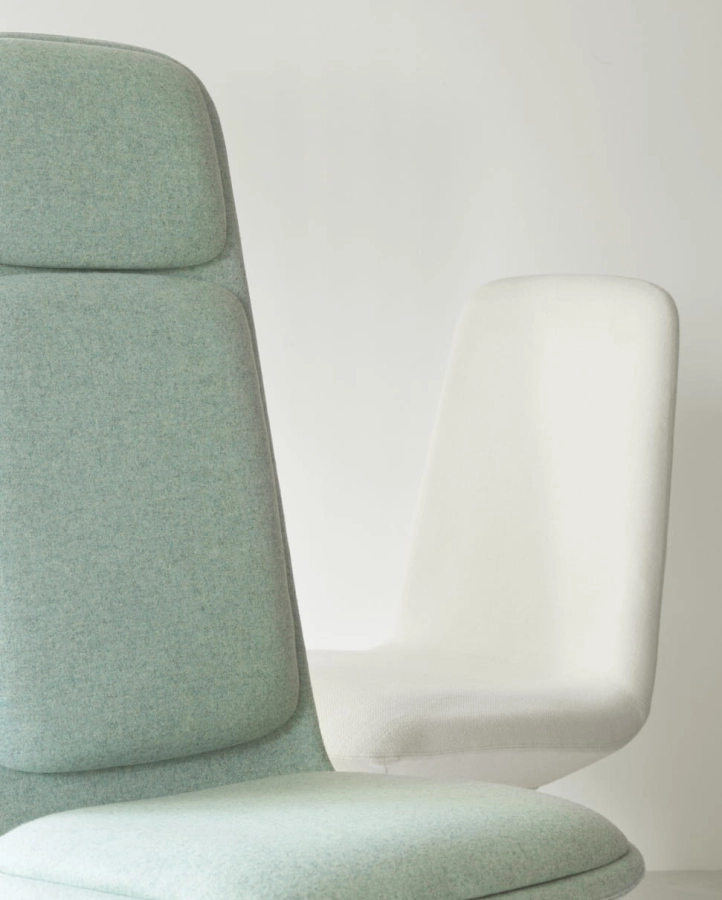 2022_Off_Chair_Low_4L_Alu_Hallingdal_65_0100_Off_Chair_High_4L_Alu_With_Cushion_Divina_MD_813.jpg