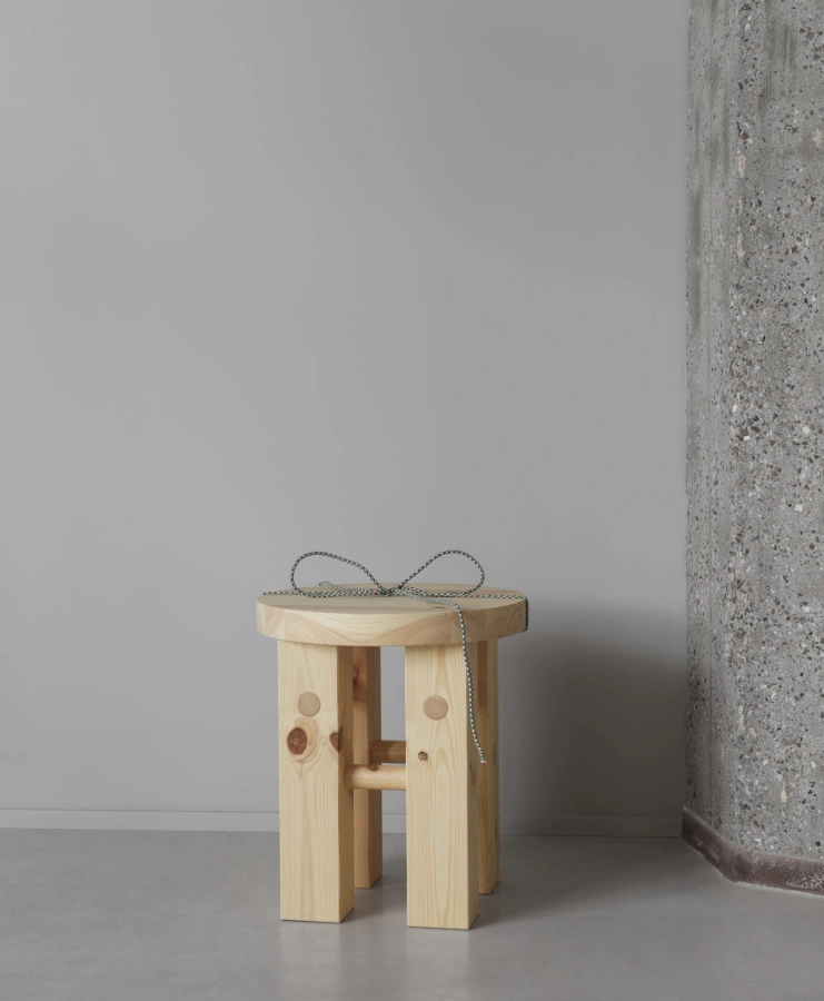 2023_Fyr_Stool_Pine_04.jpg