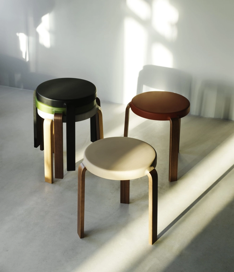 2022_Tap_Stool_Group_04.jpg