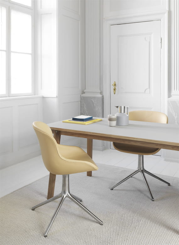 2020_Hyg_Chair_Swivel_4L_Ultra_Leather_41572_Slice_Table_84x160_Linoleum_Vapour_01.jpg
