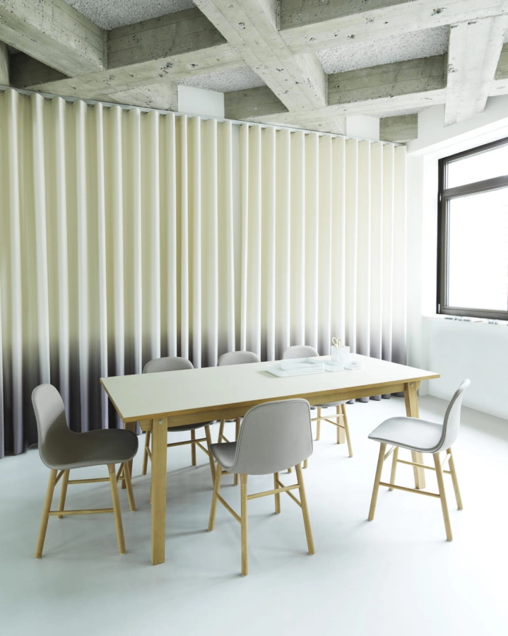 2022_Form_Chair_Oak_Zap23_Slice_Table_01.jpg
