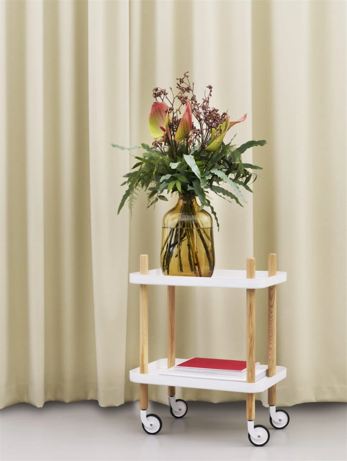 2020_Block_Table_White_Step_Vase_01.jpg