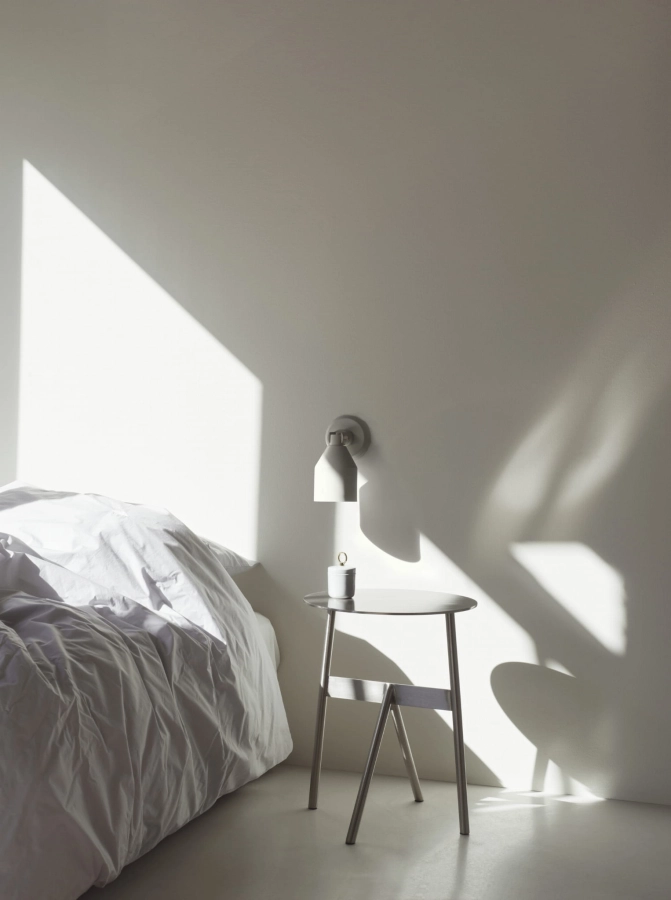 2022_Klip_Wall_Lamp_White_01.jpg