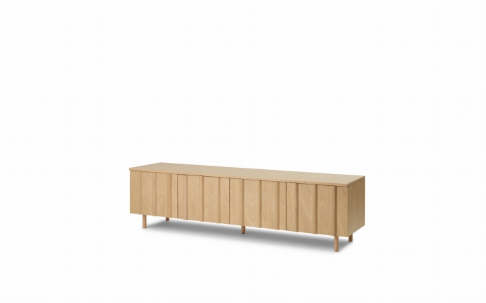 609500_Rib_Sideboard_Low_Oak_02.jpg