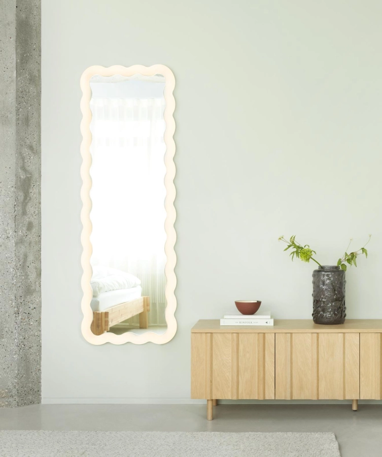 2024_Illu_Mirror_165x55cm_Rib_Sideboard_Oak_Tombola_Vase_H31cm_Grey_01.jpg
