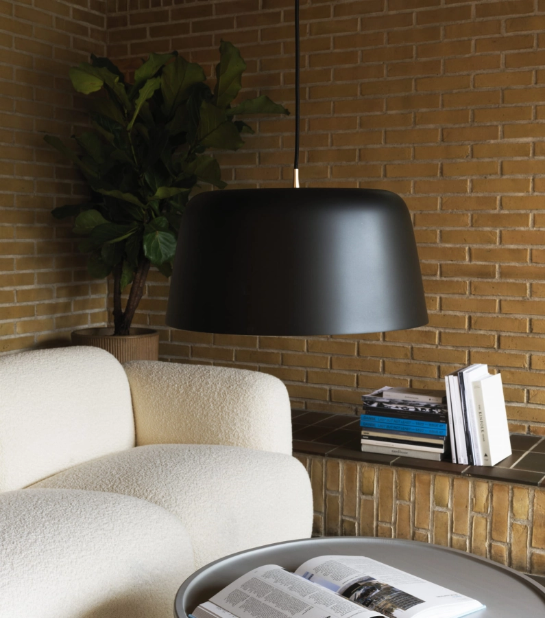 2022_Tub_Lamp_Ø44_Black.jpg