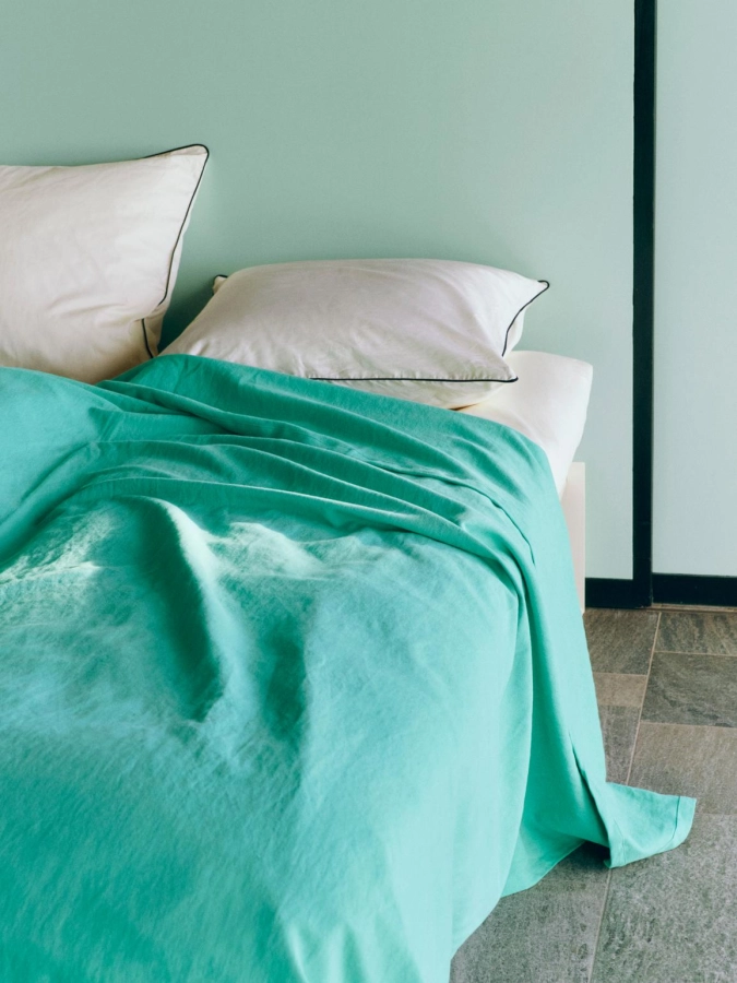 Linen Bedspread emerald green.jpg