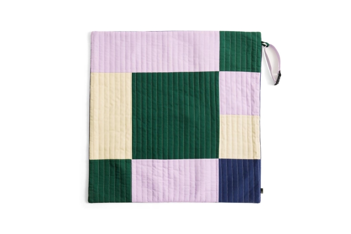 AE932-A780-AS32_HAY Dogs Travel Blanket 80x80 lavender_green_blue quilted 01.jpg