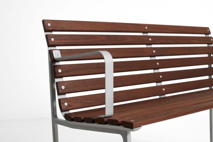 AE460-E227_Traverse Dining Bench w. arm heat treated oiled ash_detail 01.jpg