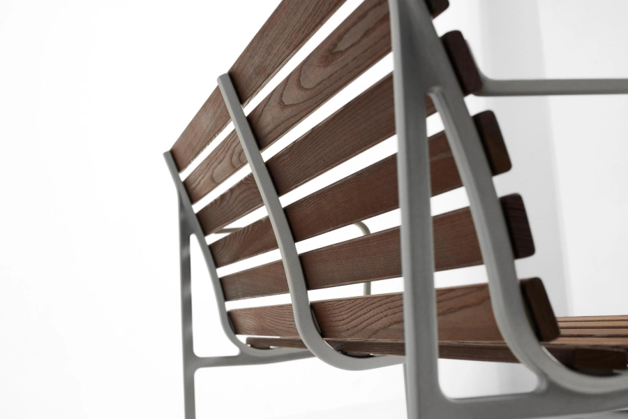 AE460-E227_Traverse Dining Bench w. arm heat treated oiled ash_detail 03.jpg