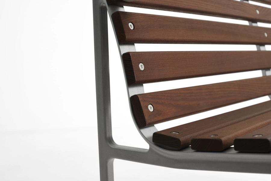 AE460-E227_Traverse Dining Bench w. arm heat treated oiled ash_detail 04.jpg