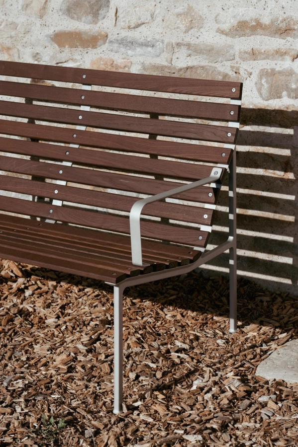 Traverse Lounge Bench w. arm heat treated oiled ash 08.jpg