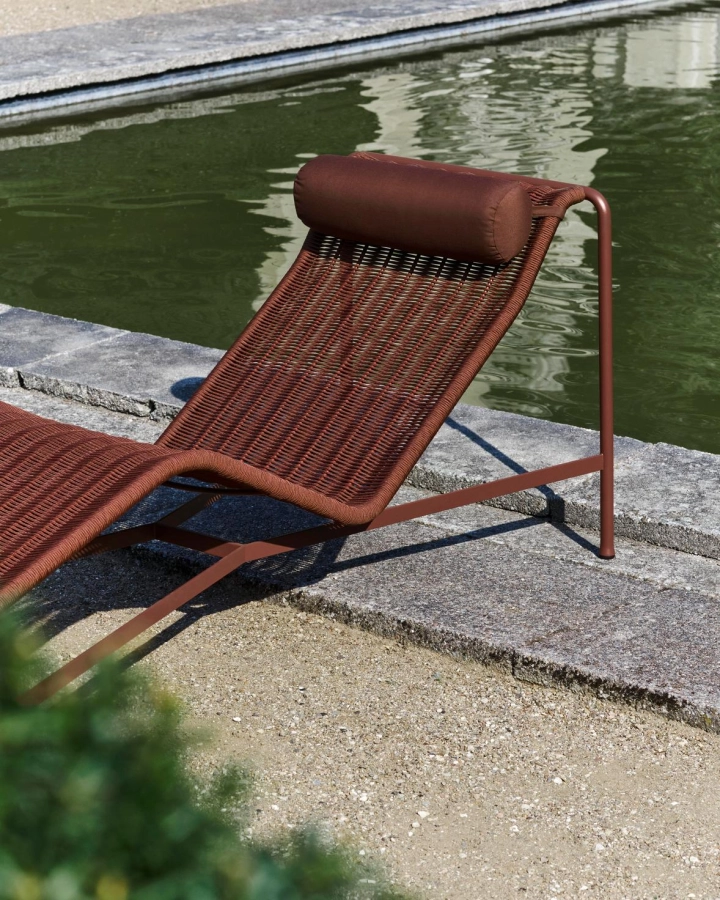 Palissade Cord Chaise Longue iron red 01.jpg