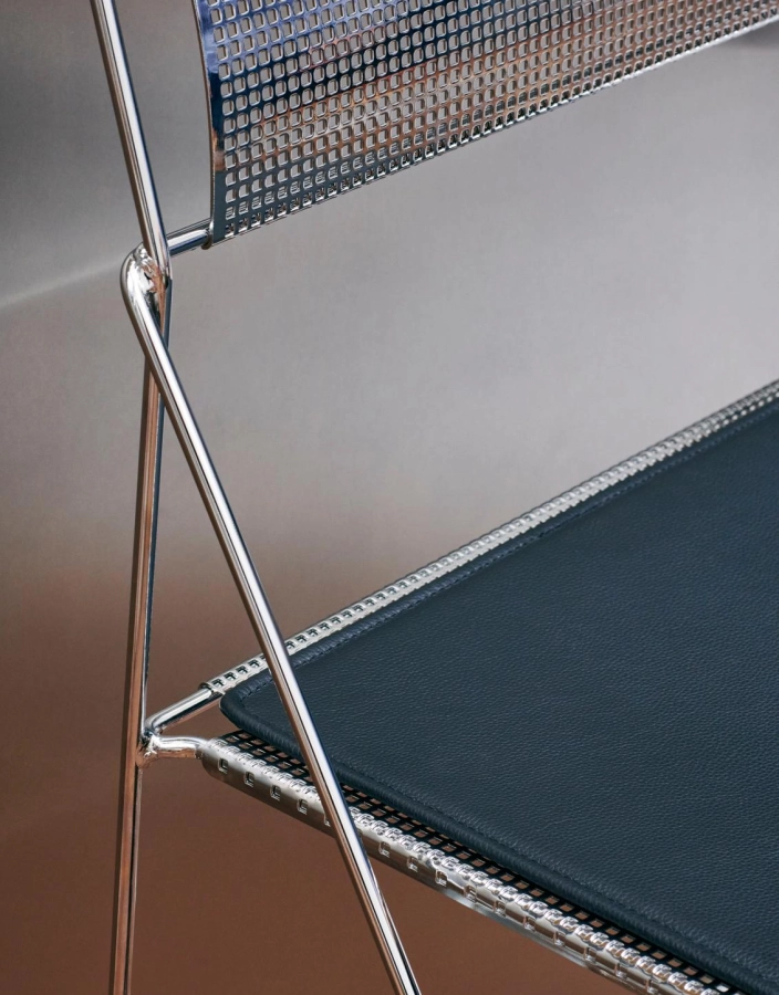 X-Line Chair chromed seat back and chromed base Indoor_Seat Pad for X-Line Chair Indoor black leather 01.jpg
